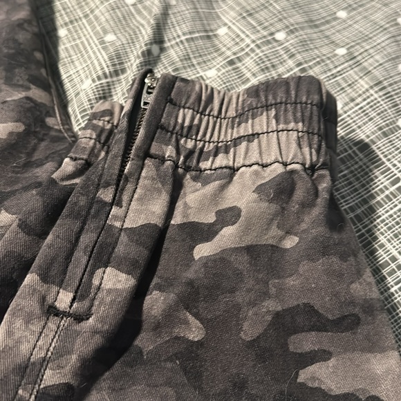 Spanx camo pants size M - Picture 9 of 13